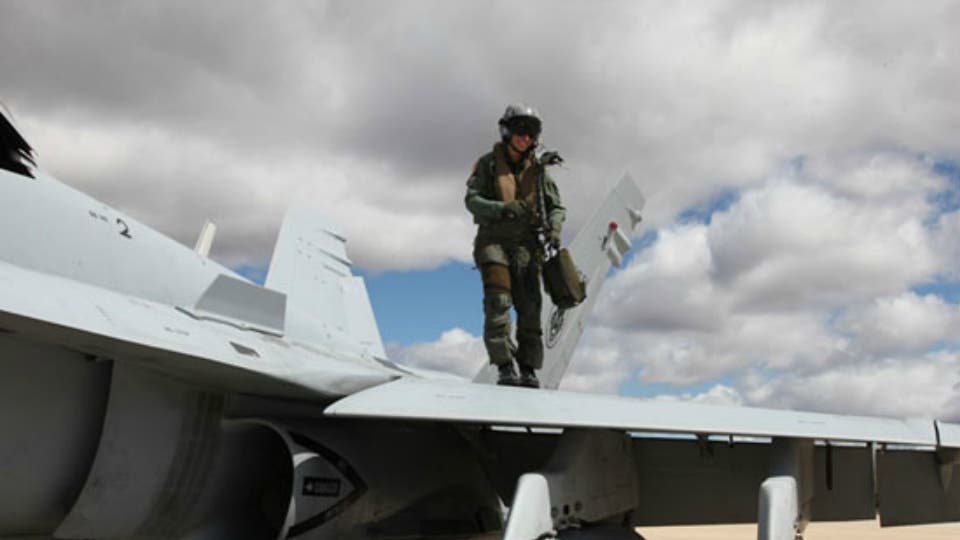 Primera mujer en superar las mil horas de vuelo en un F-18