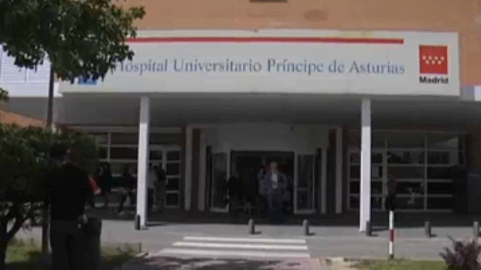 Protestan por los despidos en el Hospital de Alcalá