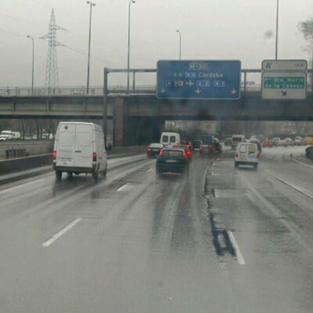 Ojo con el tráfico este lunes en Madrid ante la previsión de lluvias