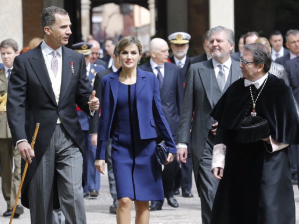 De lo más comentado: El look reciclado que lució ayer la reina Letizia en Alcalá