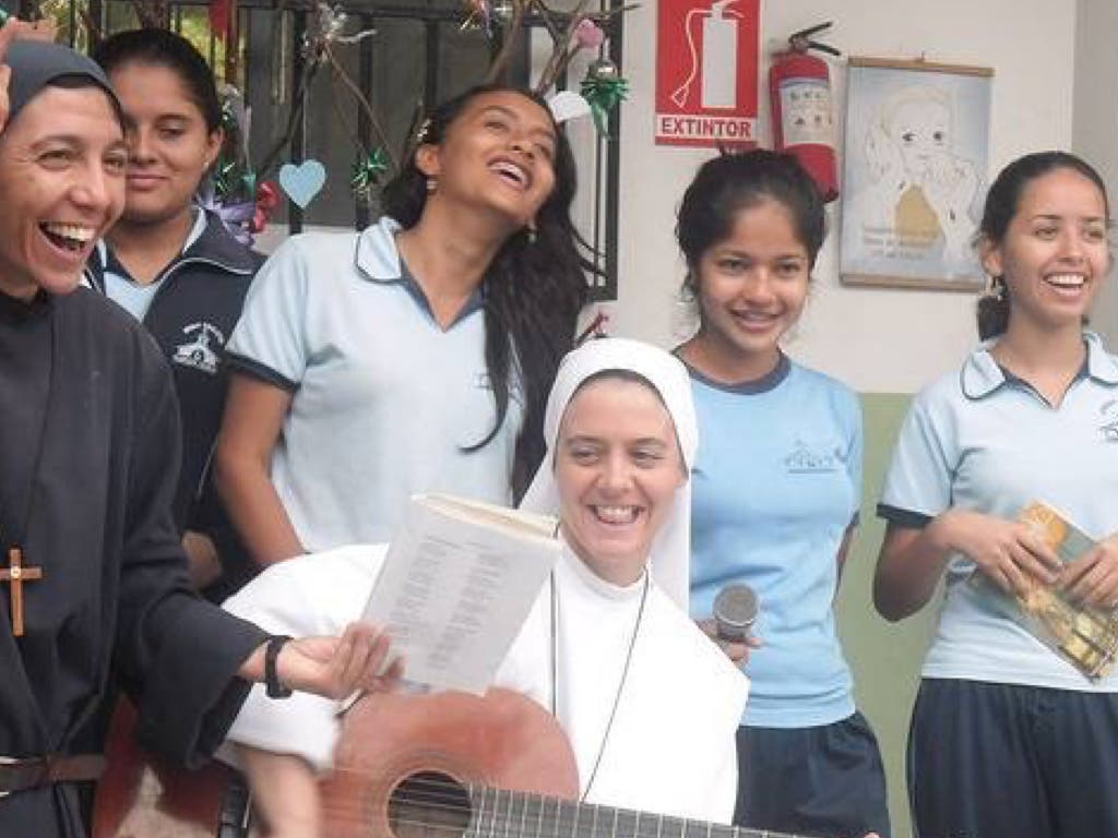 Una comunidad de monjas de Alcalá desoladas tras el terremoto de Ecuador