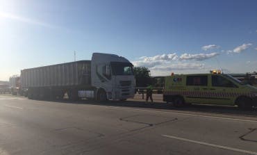 Una mujer muy grave tras ser atropellada por un camión en la A3, en Arganda