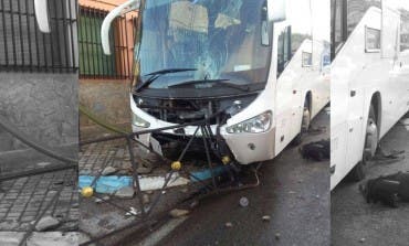 Se estrella un autobús escolar en Los Santos de la Humosa cuando se dirigía a un instituto de Alcalá