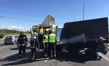 Dos personas mueren arrolladas por un camión en San Fernando de Henares