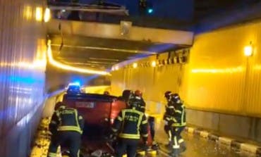 Localizada la pareja que abandonó su coche tras caer a un túnel en Madrid