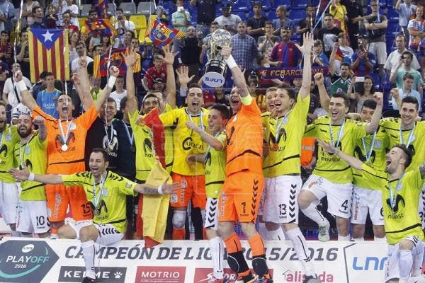 El Movistar Inter celebra esta noche en la Plaza Mayor de Torrejón su título de campeón de Liga