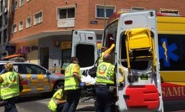 Sufre la semiamputación de las piernas tras ser arrollado por un autobús en Madrid