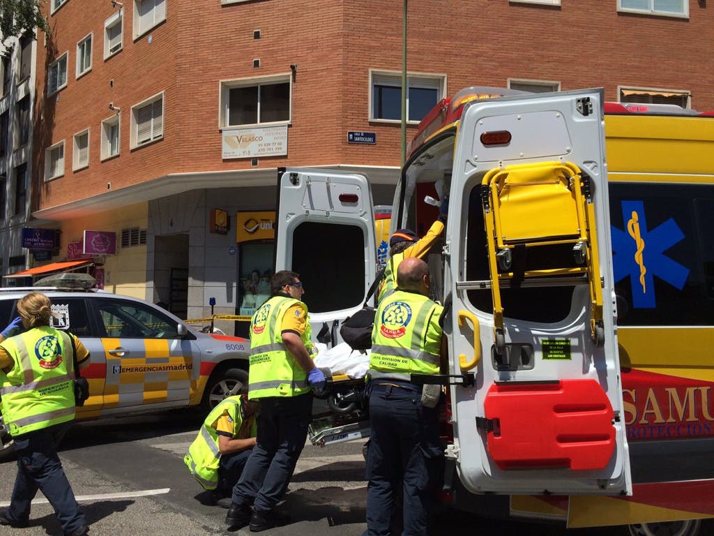 Sufre la semiamputación de las piernas tras ser arrollado por un autobús en Madrid