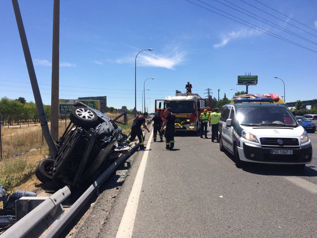 Imágenes del grave accidente de ayer en la A-42, sentido Madrid