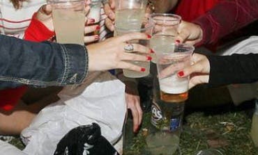 Madrid quiere premiar a los jóvenes que reciclen tras un botellón