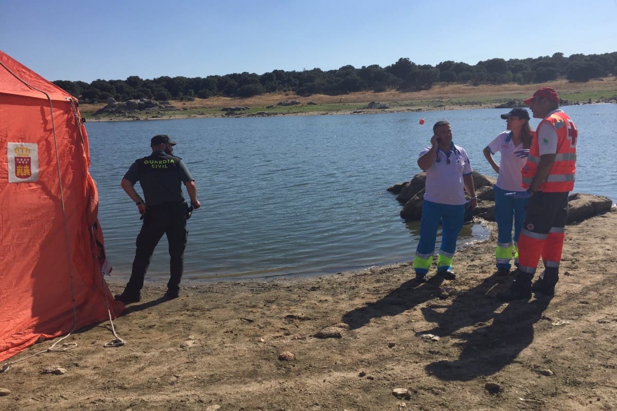 Se estrella un helicóptero en el Embalse de Valmayor, en El Escorial