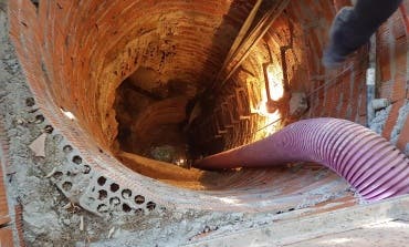 Rescatado en Madrid un trabajador atrapado en un pozo de seis metros de altura