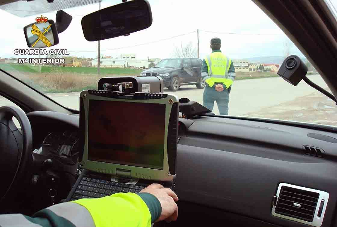 Detenido por circular por la A-2 a 212 kilómetros por hora