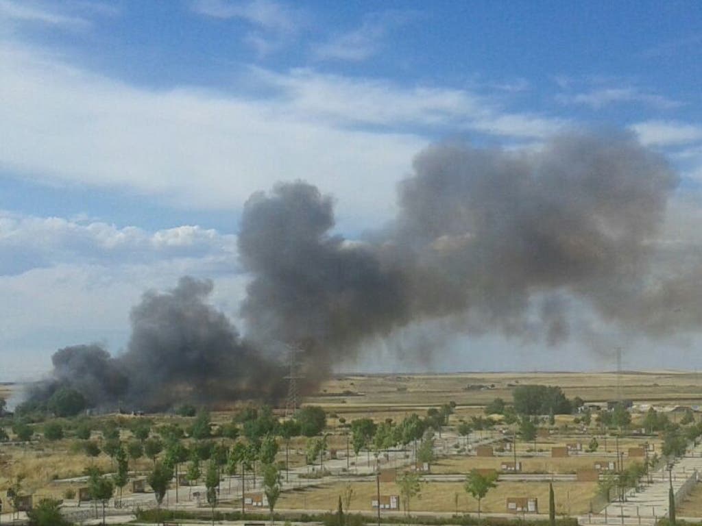 Incendio en un desguace de Alcalá de Henares