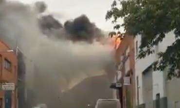 Incendio sin heridos en un taller de chapa y pintura de Torrejón