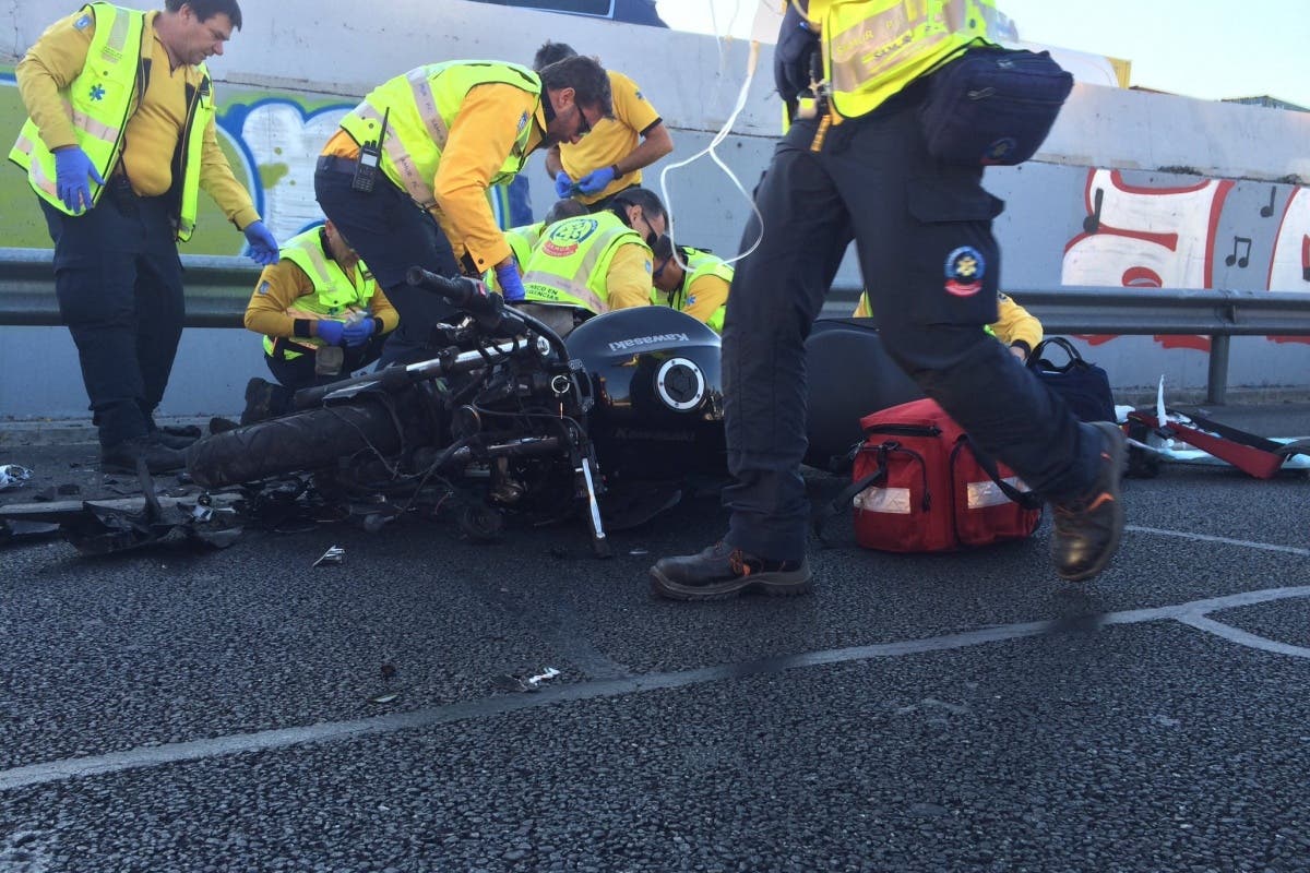 Grave accidente de moto en la M-30. Herido un joven de 32 años