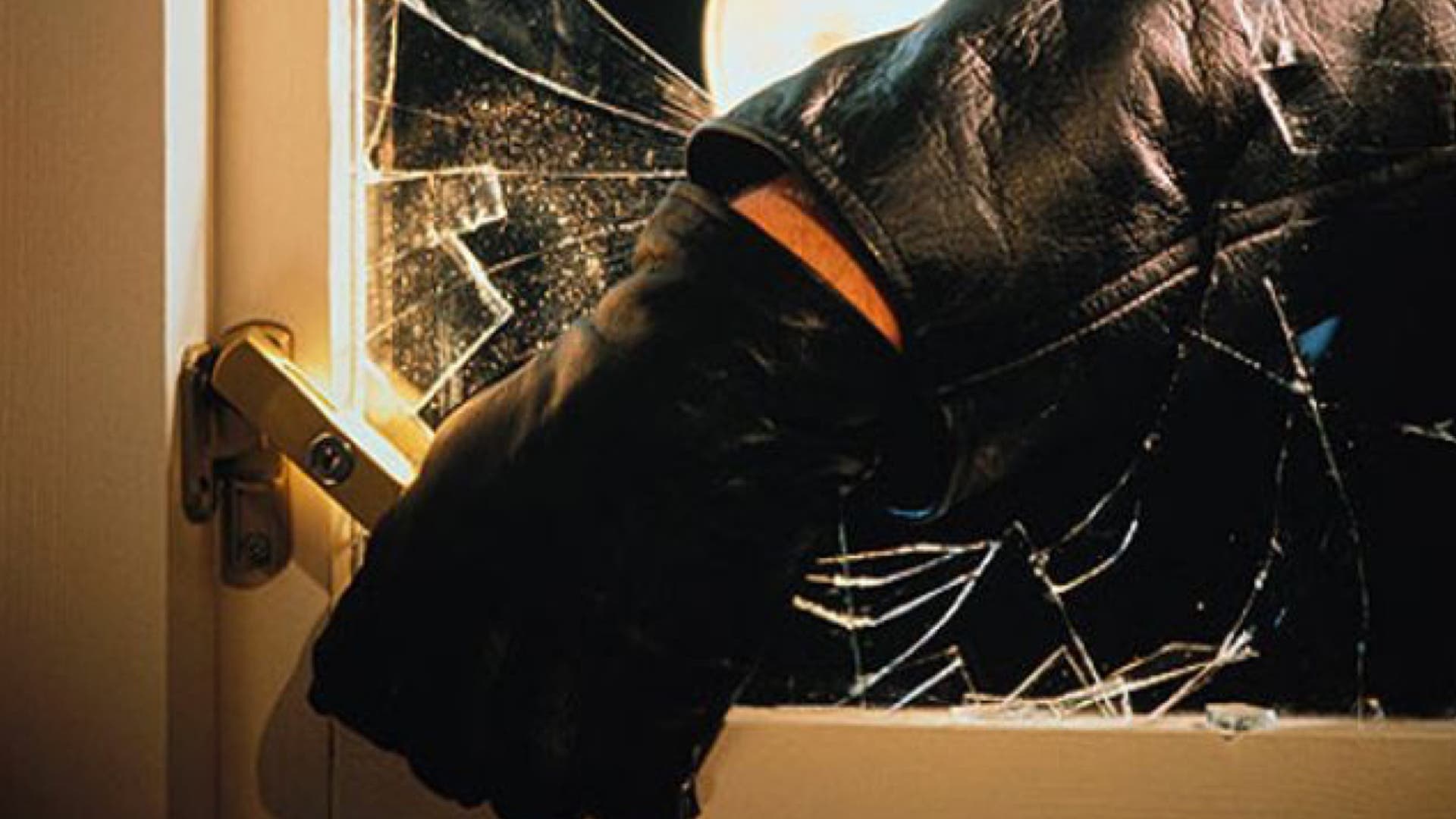 кража с проникновением в чужое жилище. кража 158 ук рф. 158 статья 3 часть уголовного кодекса российской. а ч. кража с проникновением в чужое жилище.