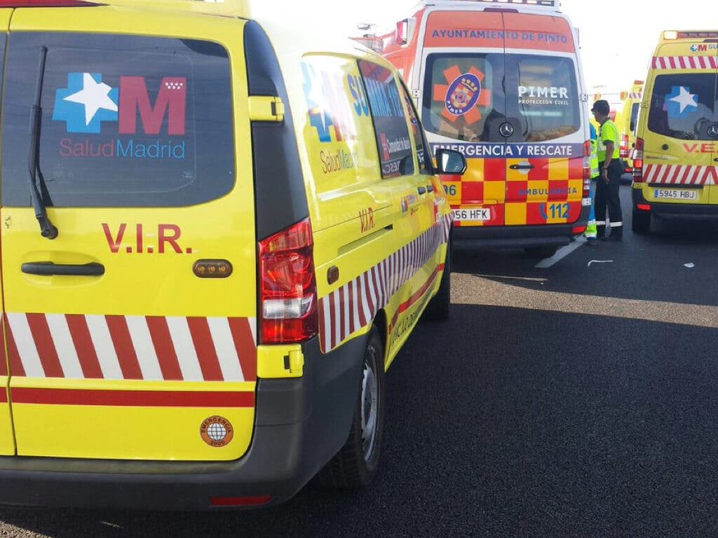 Dos heridos, uno de gravedad, tras un accidente de moto en la A-4