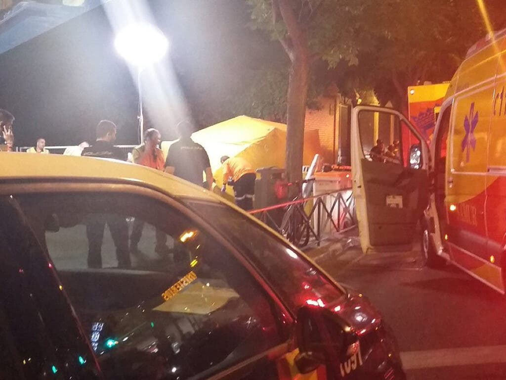 Un hombre mata a una mujer y hiere a su acompañante en Madrid