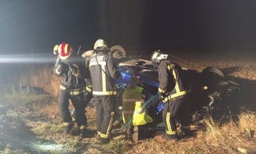 Un muerto en un brutal choque frontal entre un camión y un turismo en Campo Real