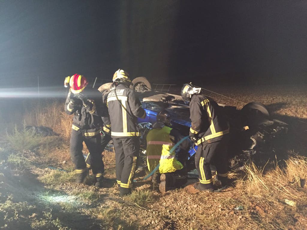 Un muerto en un brutal choque frontal entre un camión y un turismo en Campo Real