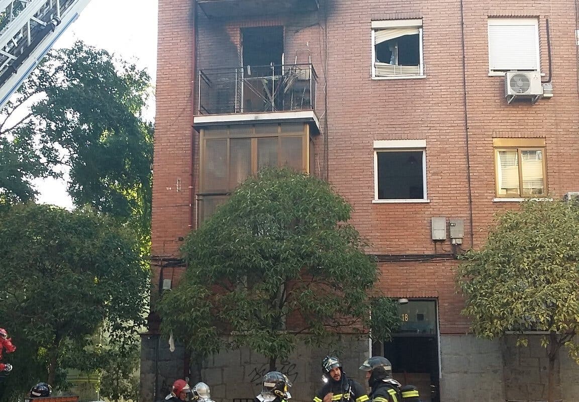 Un violento incendio en un piso de Madrid deja cinco heridos