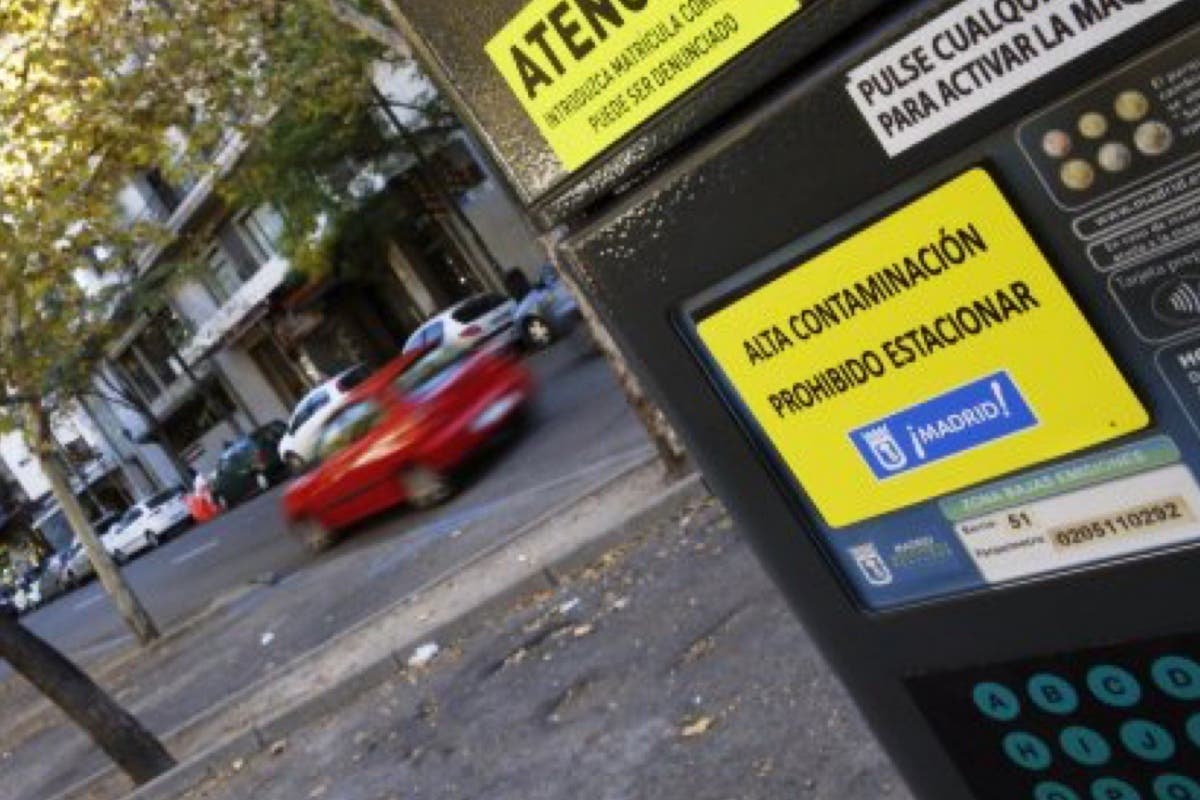 Los coches más contaminantes pagarán más por aparcar en Madrid