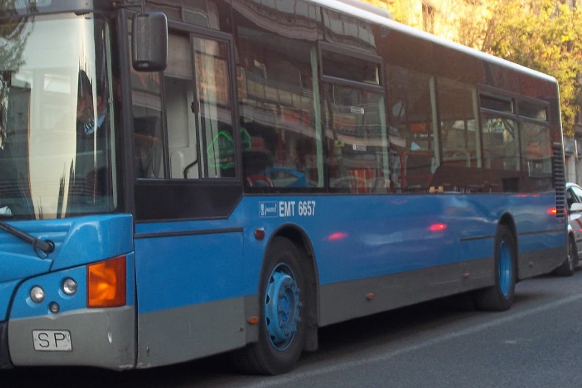 Muere un joven en Madrid tras arrojarse delante de un autobús de la EMT