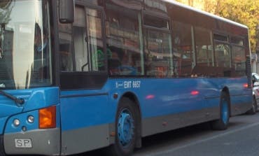 Un conductor de la EMT evacúa un bus tras enterarse de la muerte de su padre