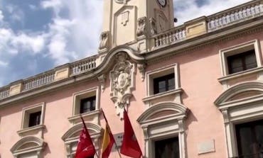 Alcalá sube los impuestos a las empresas y los congela a las familias
