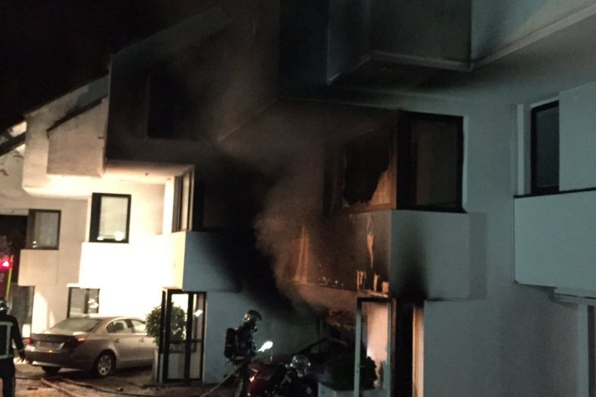 Un incendio calcina un chalet adosado en Alcobendas