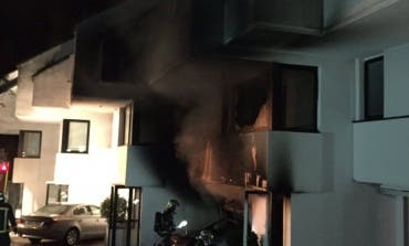 Un incendio calcina un chalet adosado en Alcobendas