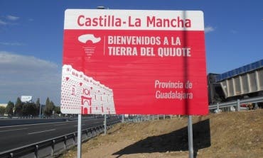 Nuevas señales con la imagen del Quijote en los accesos a Guadalajara