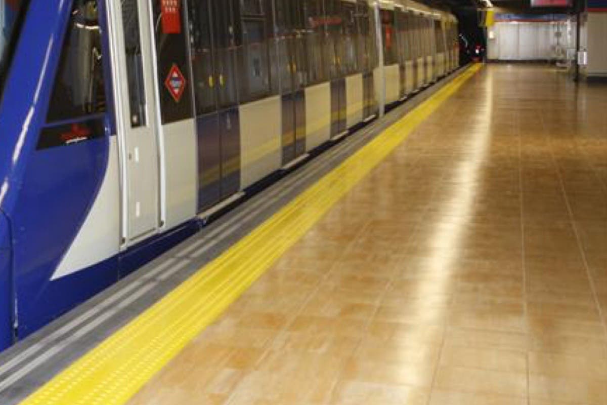 Susto en el Metro de Madrid por un chispazo eléctrico