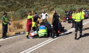 Muy grave un motorista tras salirse de una carretera en Madrid