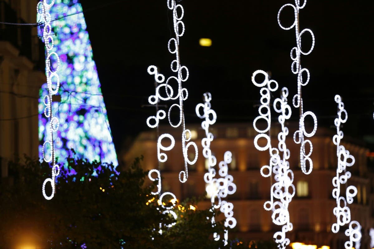 Las luces de Navidad ya iluminan Madrid