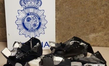 Detenido en Barajas «con las botas puestas» de cocaína