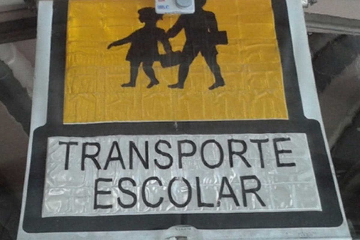 Despedida por olvidar en un bus escolar a una niña en Guadalajara