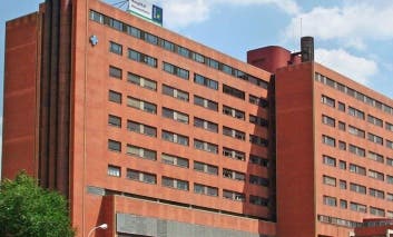 Cinco heridos en un accidente de tráfico en Loranca de Tajuña con una mujer atrapada