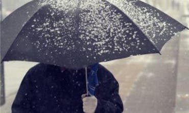 Este martes continúan las lluvias en Madrid y hay alerta amarilla por nieve en Guadalajara