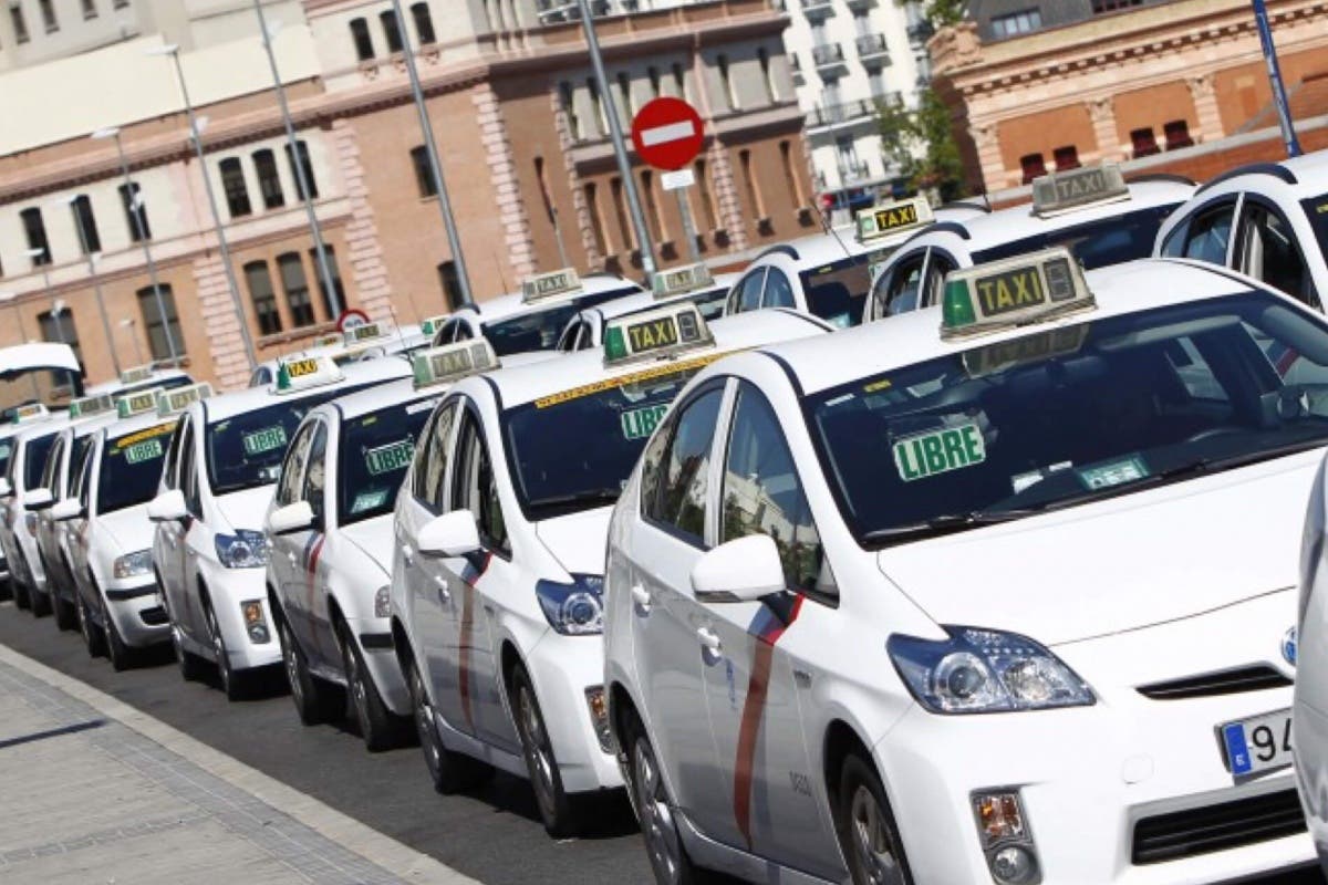 Los taxistas colapsan las entradas a Madrid en una nueva jornada de huelga