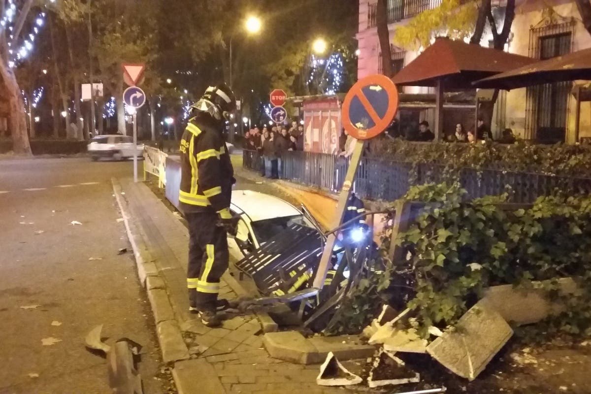 En estado crítico un joven de 15 años tras ser atropellado en la Plaza de Neptuno