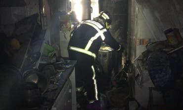 Rescatan a una mujer y dos perros en un incendio en Collado Villalba