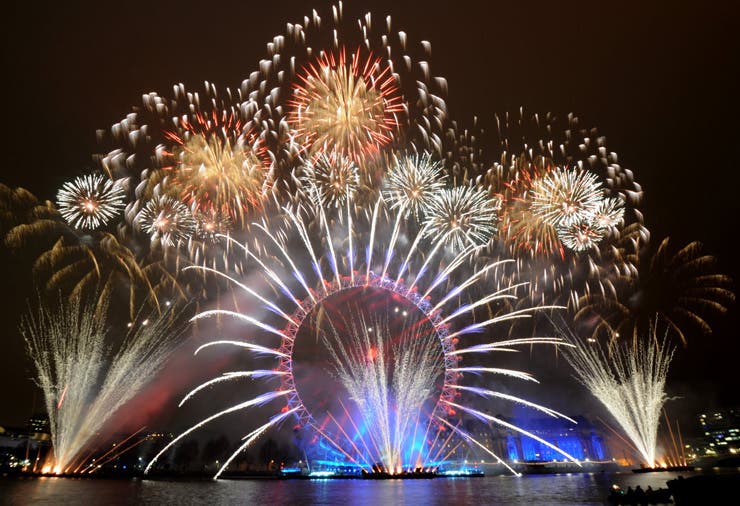 Fuegos artificiales en Sol por primera vez tras las campanadas