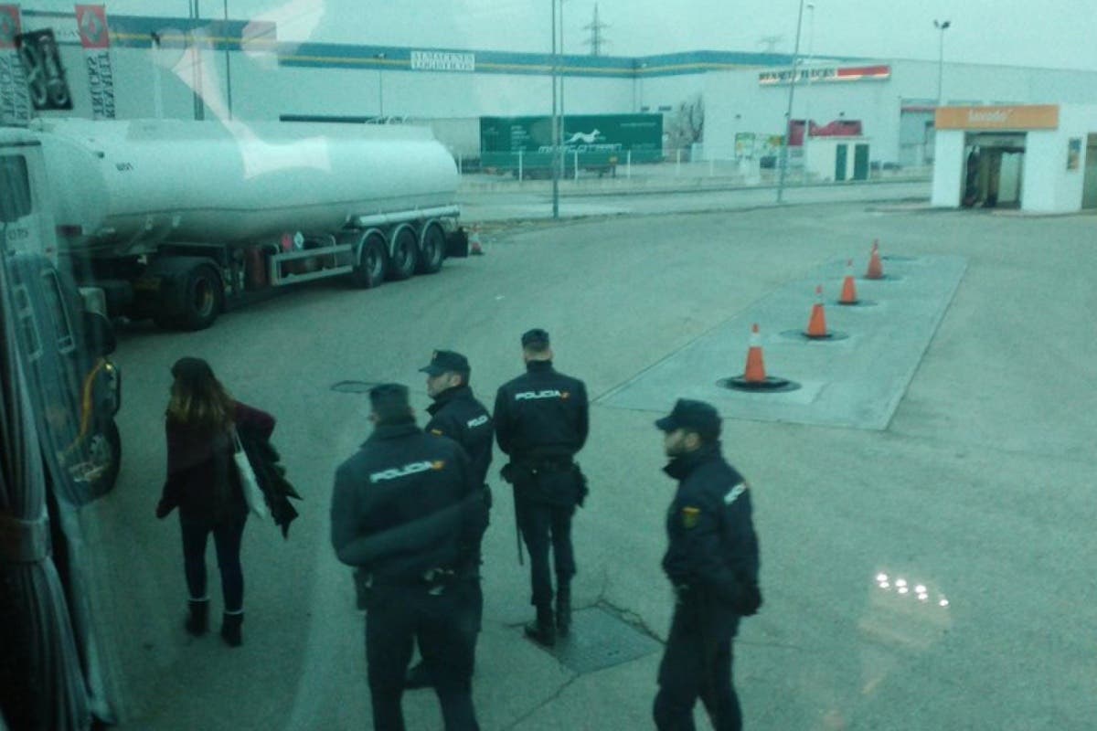 Dos detenidos en Alcalá por quemar fotos del rey