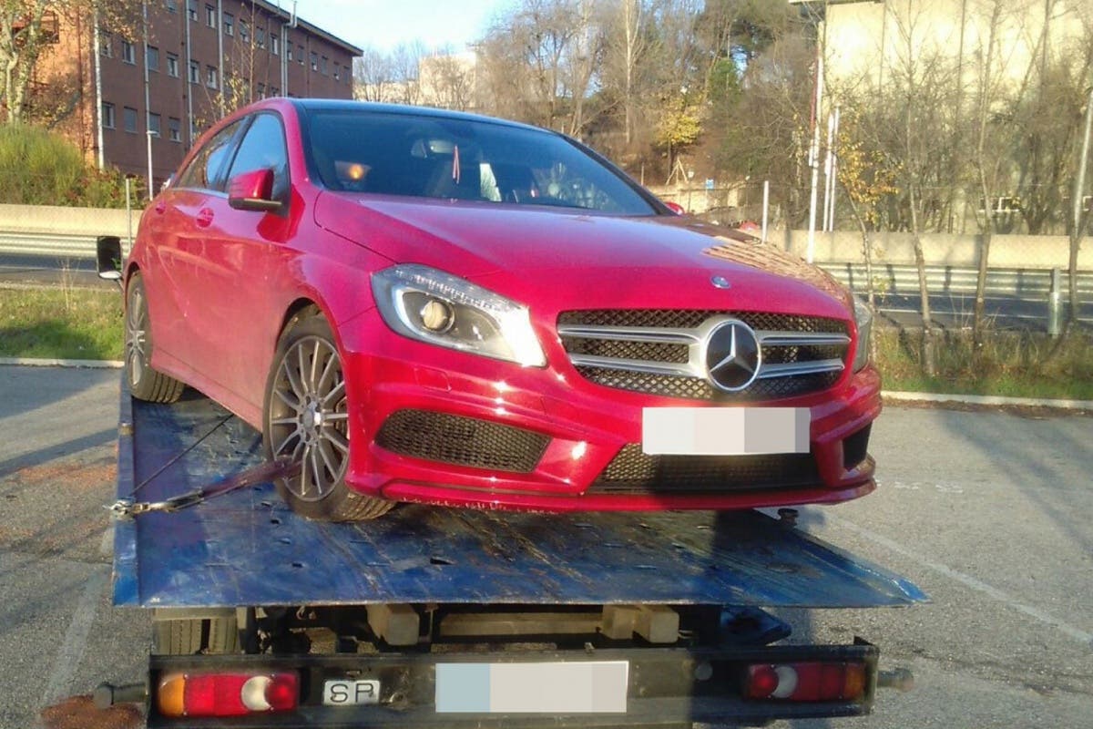 Detenido en Madrid por robar coches de lujo que cargaba en una grúa