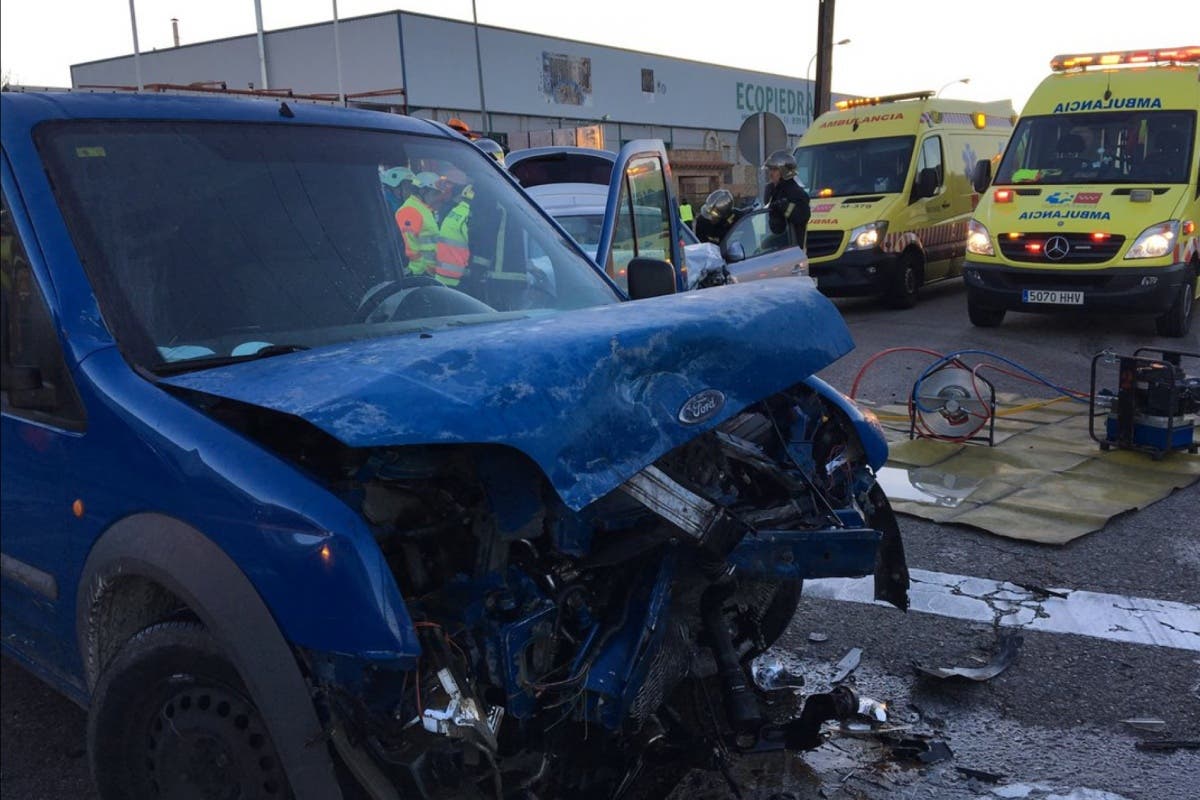 Un aparatoso accidente en Loeches deja cuatro heridos, entre ellos un bebé