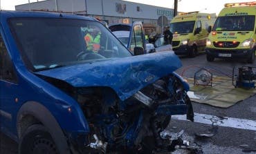 Un aparatoso accidente en Loeches deja cuatro heridos, entre ellos un bebé