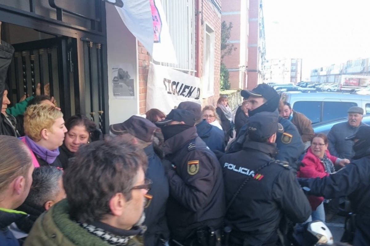 En libertad los dos detenidos en el desahucio paralizado en Alcalá