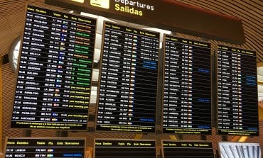 Una falsa amenaza de bomba obliga a desalojar un vuelo en Barajas